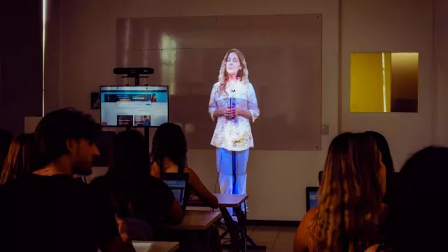 La Universidad Siglo 21 de Tucumán cambia las reglas del juego con docentes holográficos (y lleva la educación a otro nivel)