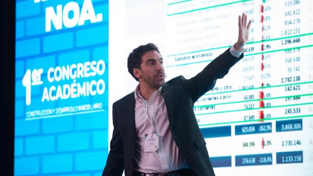 Santiago Bulat, economista