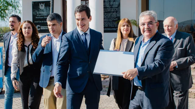 Catamarca y Telecentro sellaron un acuerdo para llevar internet satelital a 300 escuelas rurales