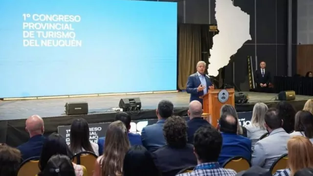 Figueroa llamó a “jugar en equipo” para posicionar a Neuquén en el mapa turístico internacional