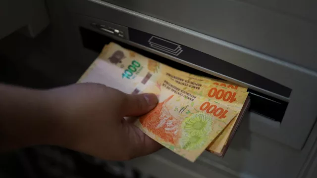 El Gobierno de Jujuy anunció un bono de fin de año y un incremento salarial: impacto económico en los estatales de la provincia