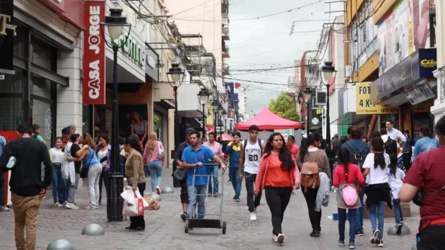 Expectativa moderada en el comercio jujeño para el fin de semana XXL, en un contexto de caída del consumo