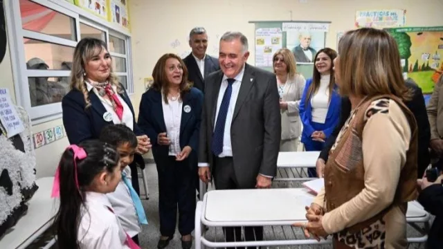 Tucumán destina $ 1.200 millones extra para ampliar el bono de fin de año a docentes privados (y policías retirados)