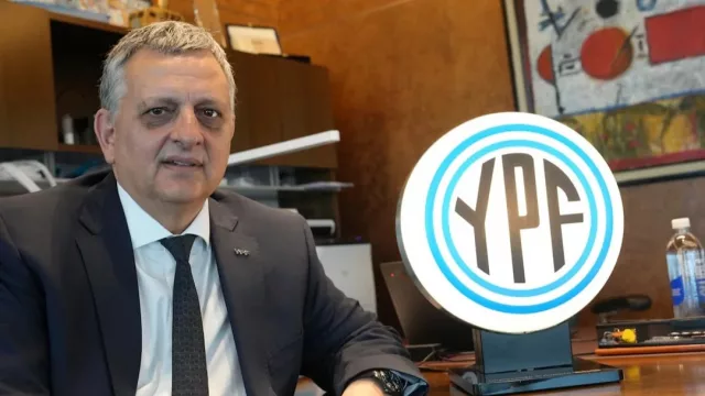 YPF bajará el precio de la nafta un 2% (ajustes según la dinámica del mercado)