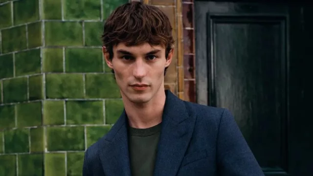 Mango Man refuerza su posicionamiento premium con una colaboración junto a la emblemática sastrería británica Richard James