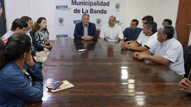 La Banda anunció un aumento del 25% en el básico municipal (impacto salarial y refuerzo con bono y ayuda escolar)