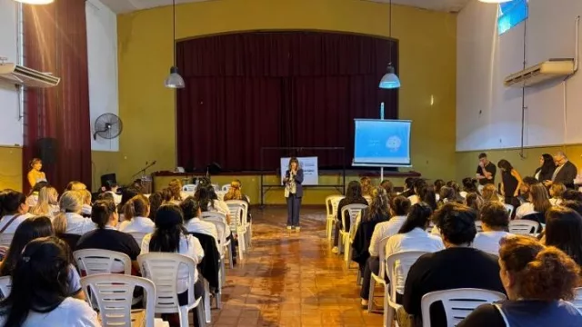 Alfabetización e IA: Tucumán refuerza la formación docente con Fundación Leer