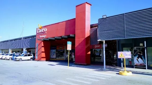 La Anónima compró hipermercados del Grupo Libertad: el local de Santiago cambia de dueño con continuidad laboral