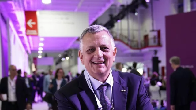 YPF acelera perforación para llenar el VMOS y suma respaldo internacional en CERAWeek