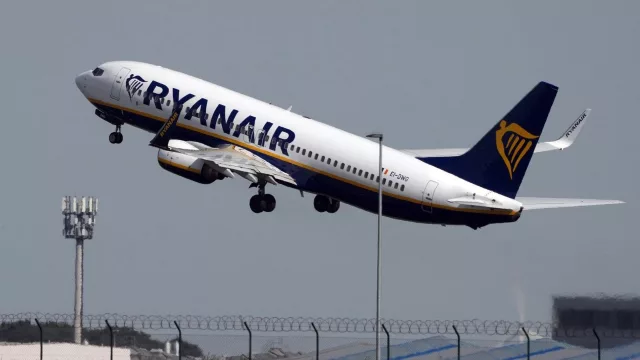 Ryanair critica que Aena invierta en un aeropuerto de Brasil mientras los españoles "siguen perdiendo rutas"