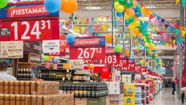 Consumo en baja: una cadena de supermercados relanza precios de 2025 en más de 200 productos