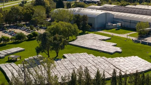 Aluar profundiza su apuesta por las energías renovables con un nuevo parque solar en Buenos Aires
