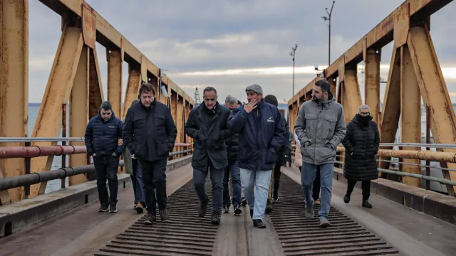 Weretilneck recorrió la obra que permitirá exportar GNL desde Río Negro en 2027