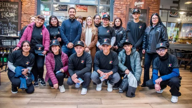 La Pizzada incorporó 11 jóvenes a su equipo mediante un programa de empleo