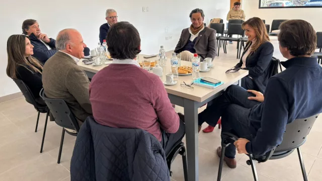 La UIS sumó respaldo político y oficial para destrabar la crisis del gas que mantiene paralizada a la industria
