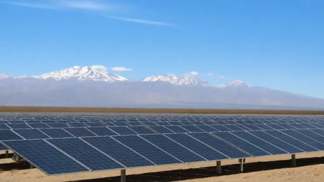 San Juan construirá su primer parque solar con baterías de litio financiado por la minería