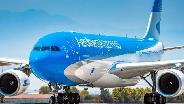 Aerolíneas Argentinas recupera una ruta internacional: Tucumán volverá a tener vuelos directos a Florianópolis