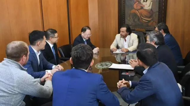 Las máximas autoridades de Ganfeng Lithium le presentaron a Sáenz su plan de inversiones para Salta