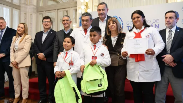 Tucumán prepara a sus representantes: estudiantes competirán en ciencia, matemática y robótica