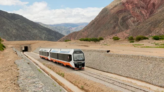 Tren Solar de la Quebrada: el primer tren eléctrico de América Latina combina litio, turismo y energía solar