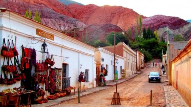 Turismo en Jujuy: Posadas destacó el crecimiento y apunta a reducir los costos aeroportuarios