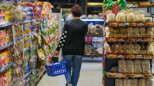 Consumo masivo en el NOA: las ventas cayeron un 27,3% frente a 2023
