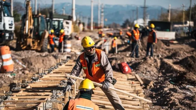 Construcción en Tucumán: las lluvias dejan sin actividad al 60% de los obreros